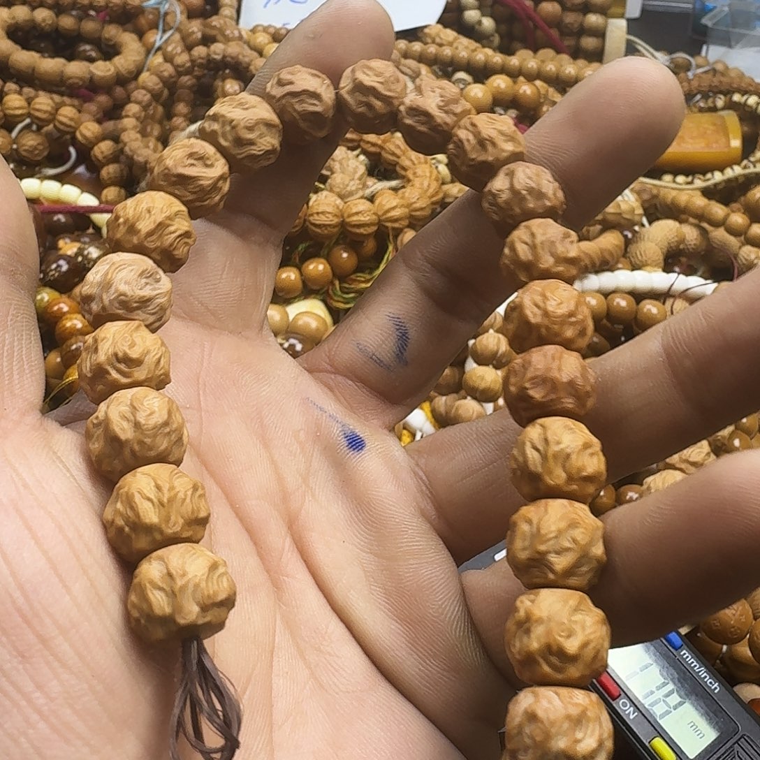 恋***辭吊坠猴头核桃微瑕龙蛇