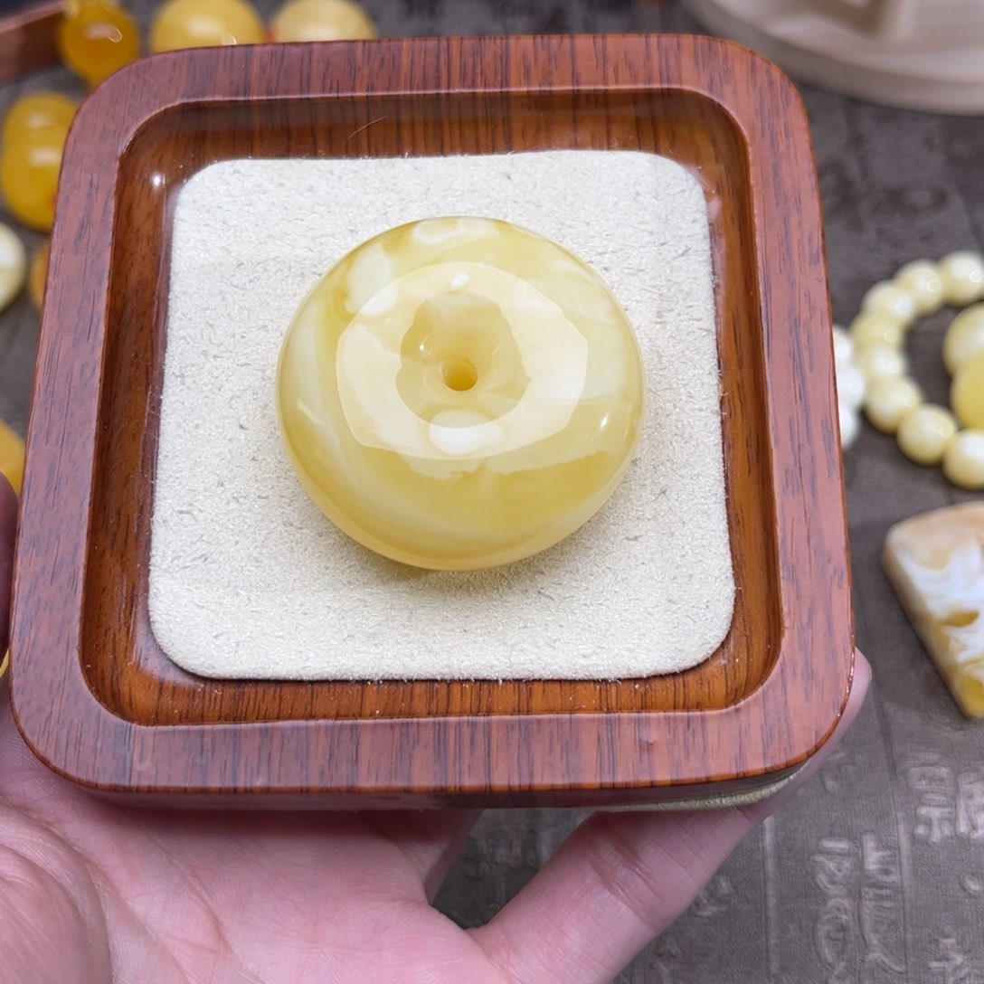 琥珀珠宝奇石未镶嵌琥珀珠宝奇石未镶嵌105