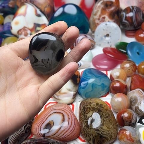 玛瑙/玉髓颈饰未镶嵌