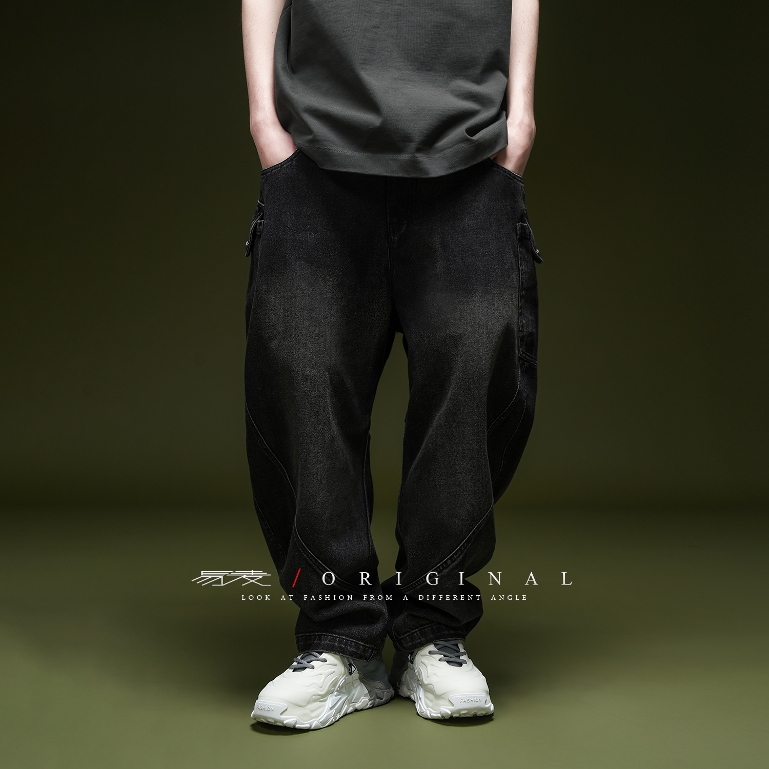 易麦2025美式高街弯刀工装牛仔裤男秋冬拼接宽松阔腿裤复古黑色