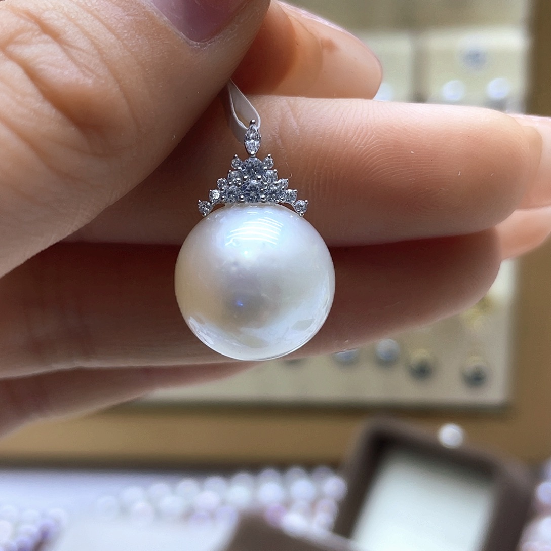 海水珍珠颈饰18K金镶嵌