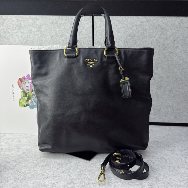 95新/普拉达/包包/市场价13500/250208CZ0023