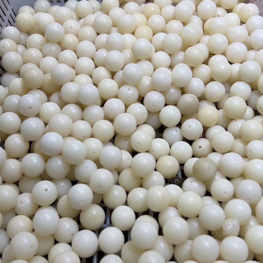 白玉菩提吊坠瑕疵卡20大白胖子10颗