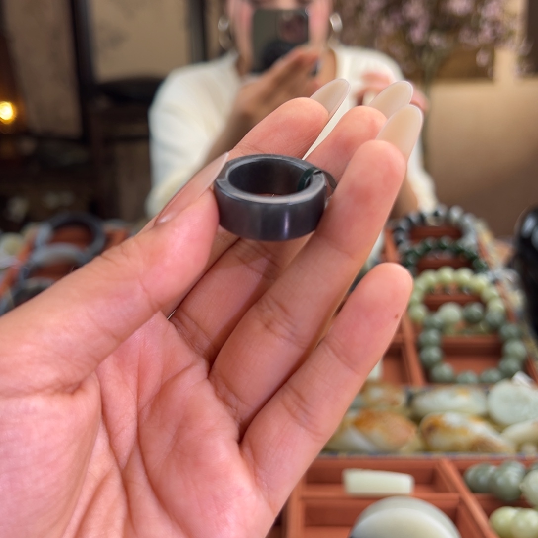 和田玉（墨玉）未镶嵌戒指