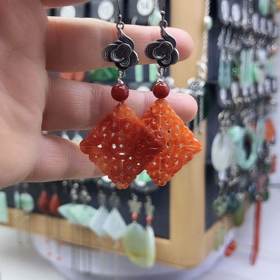 翡翠未镶嵌耳饰精美