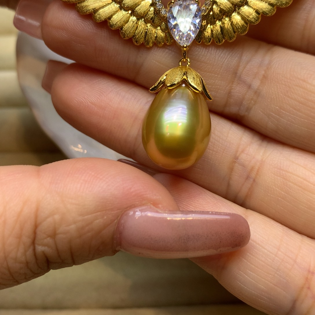 未镶嵌胸饰海水珍珠