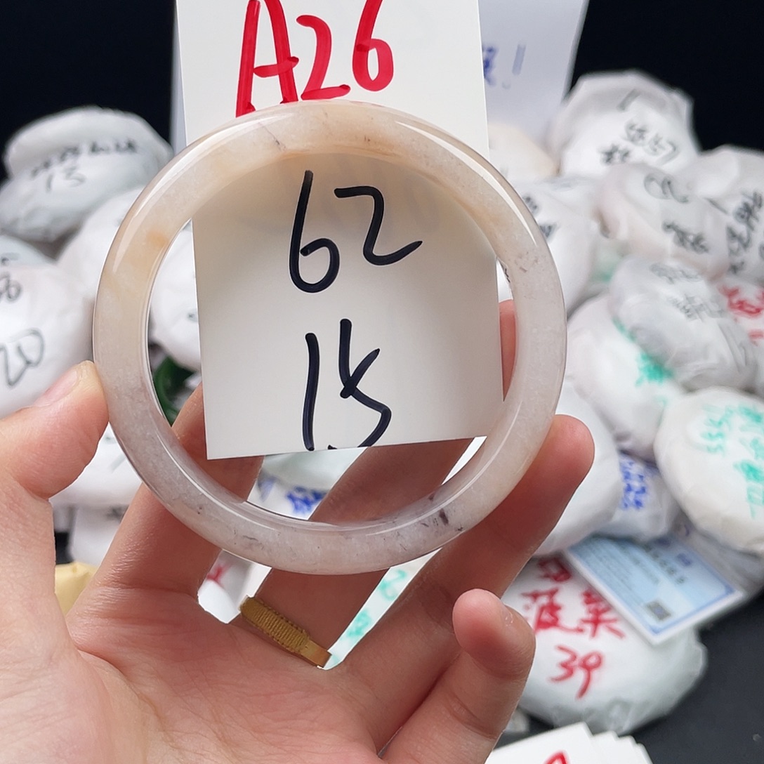 石英质玉未镶嵌手镯A26