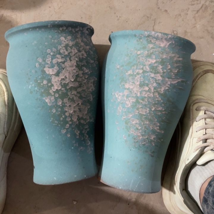 紫砂花盆口径15高度26两只小瑕疵