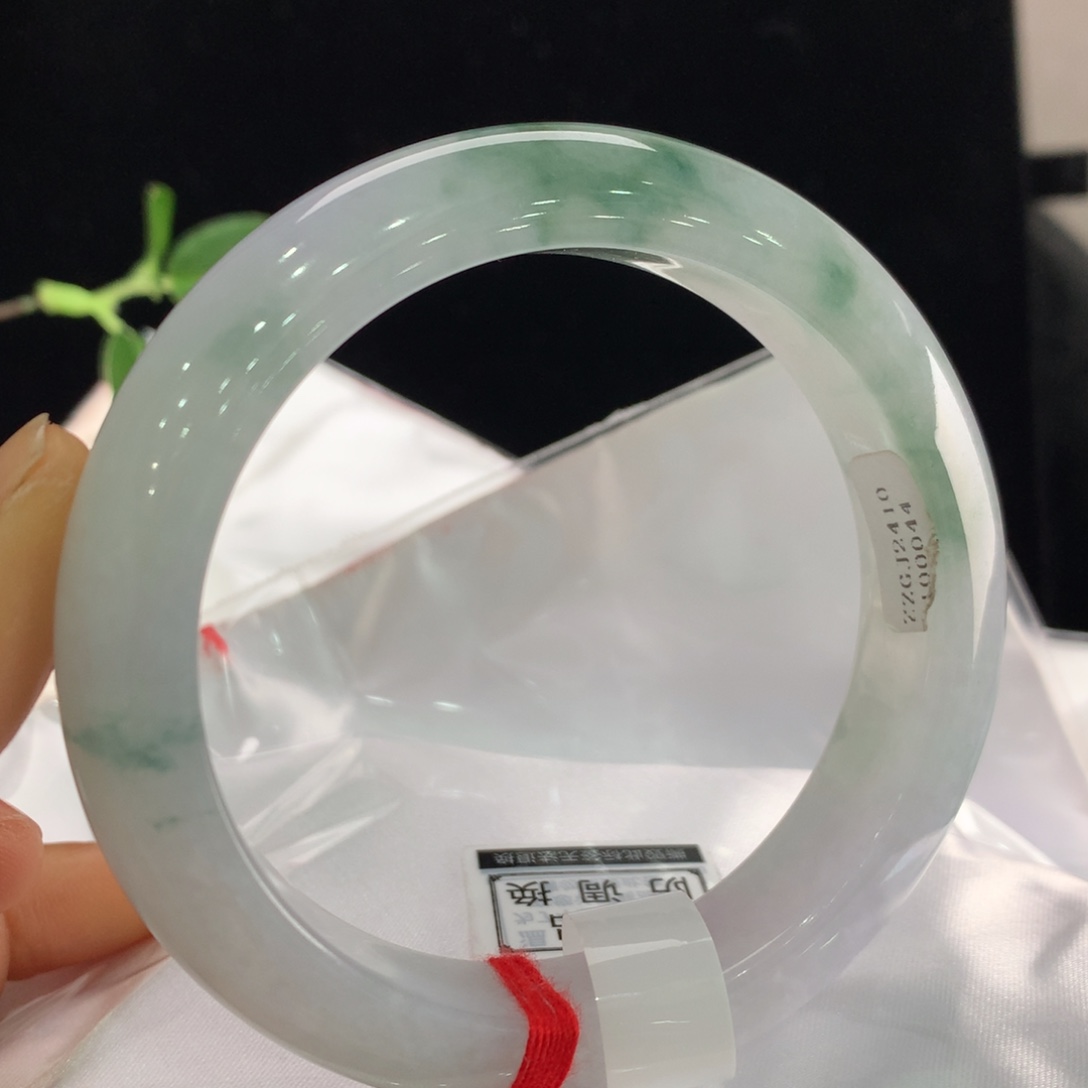 翡翠手镯未镶嵌111-0044