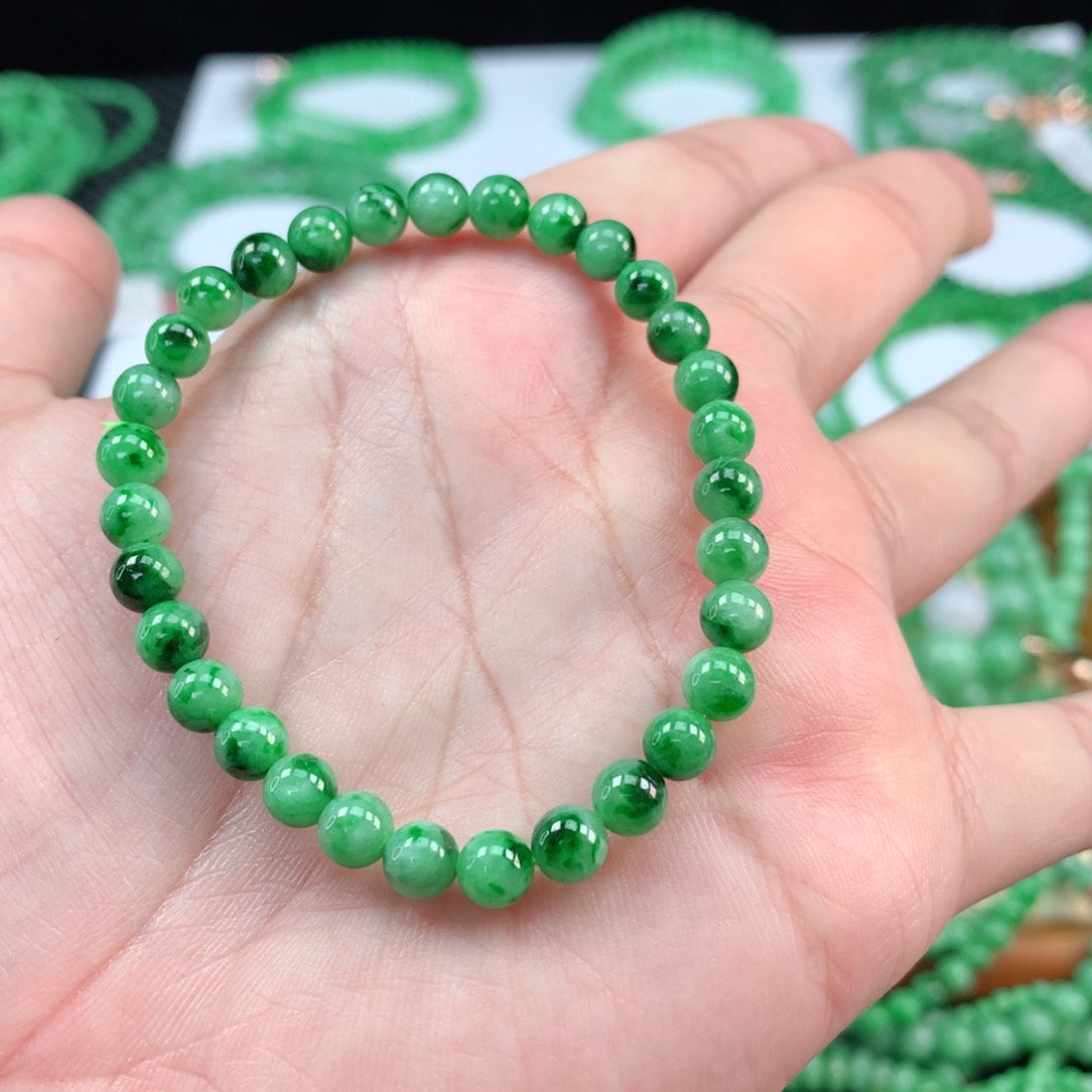 翡翠手链未镶嵌翡翠