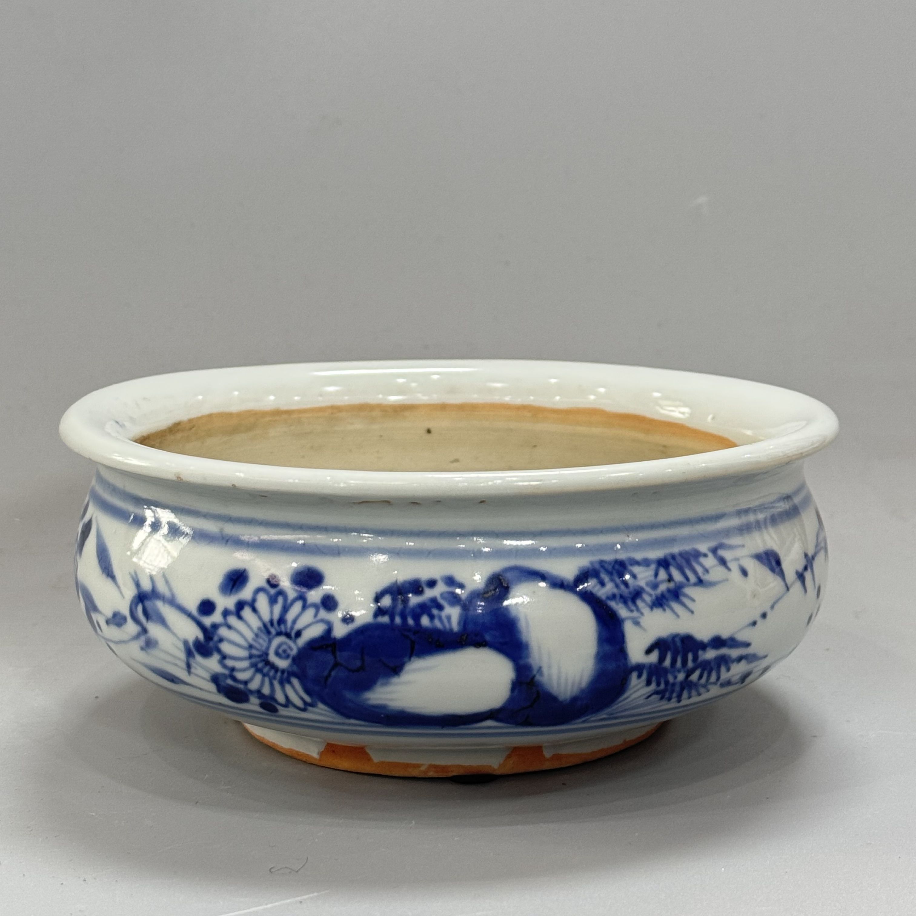 德化 青花洞石竹菊双清图香炉 直径16