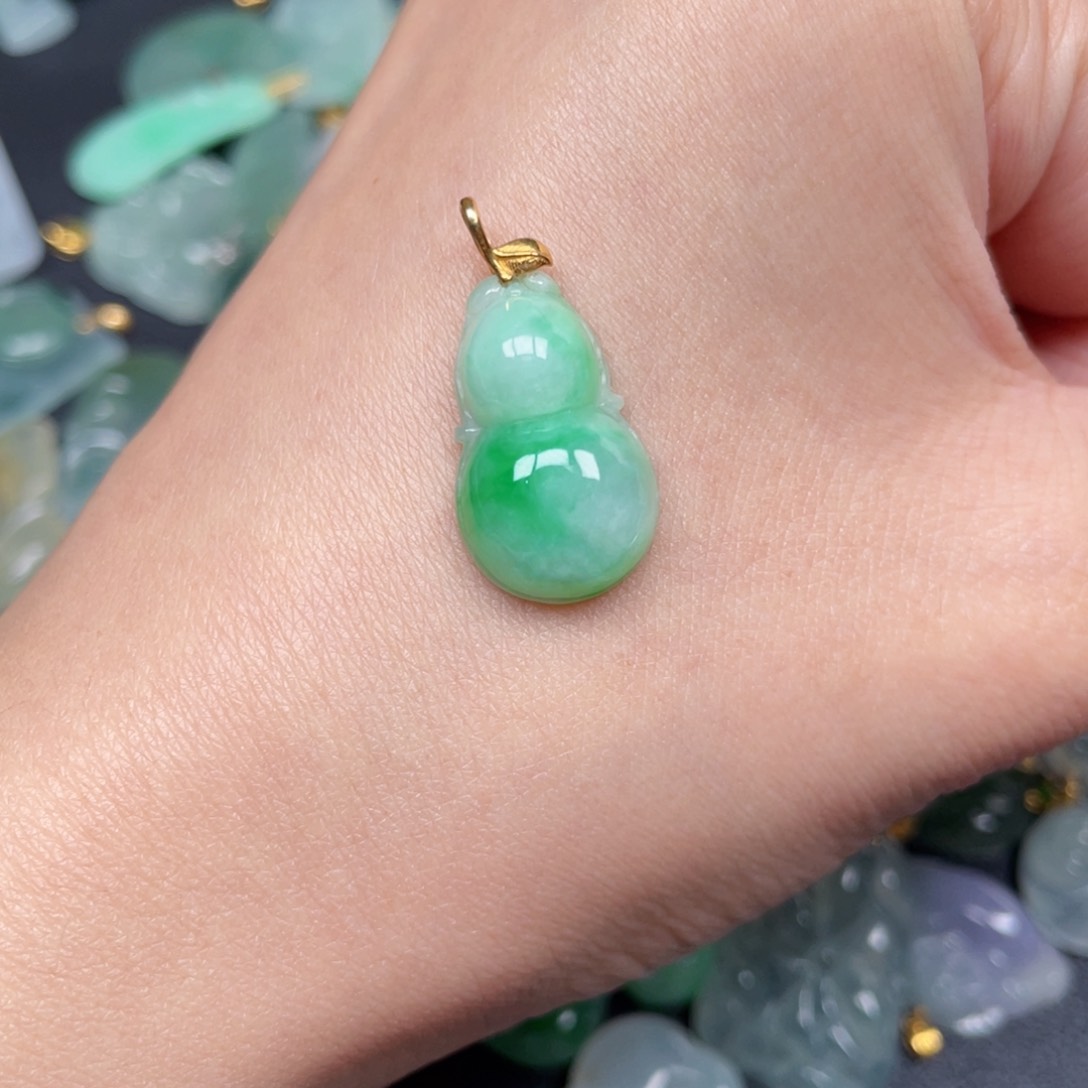 翡翠颈饰18K金镶嵌葫芦