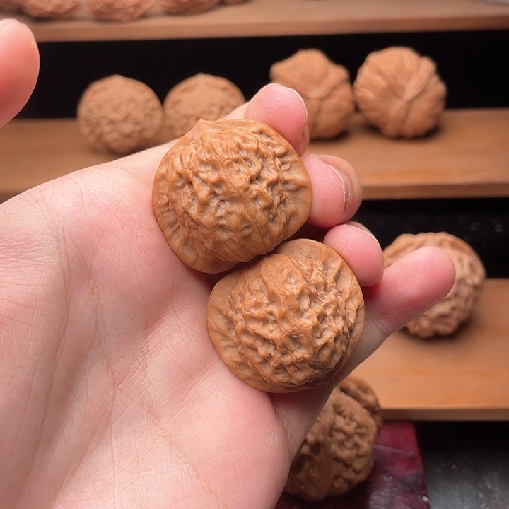 吊坠文玩核桃34全品蜡皮毕业瓷娃娃