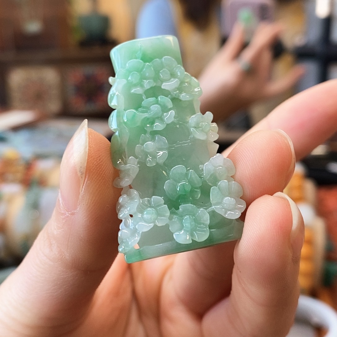 翡翠颈饰未镶嵌翡翠挂件