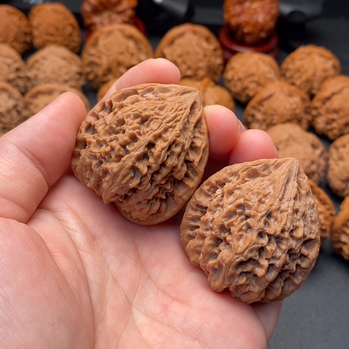 文玩核桃把件39金牛