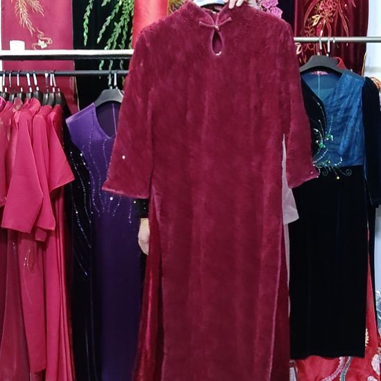 酒红色蕾丝拼接金丝绒长款奥黛裙4xl140斤以内