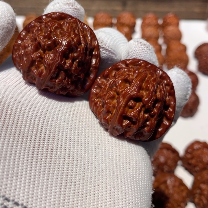 文玩核桃吊坠三角白40.399.08