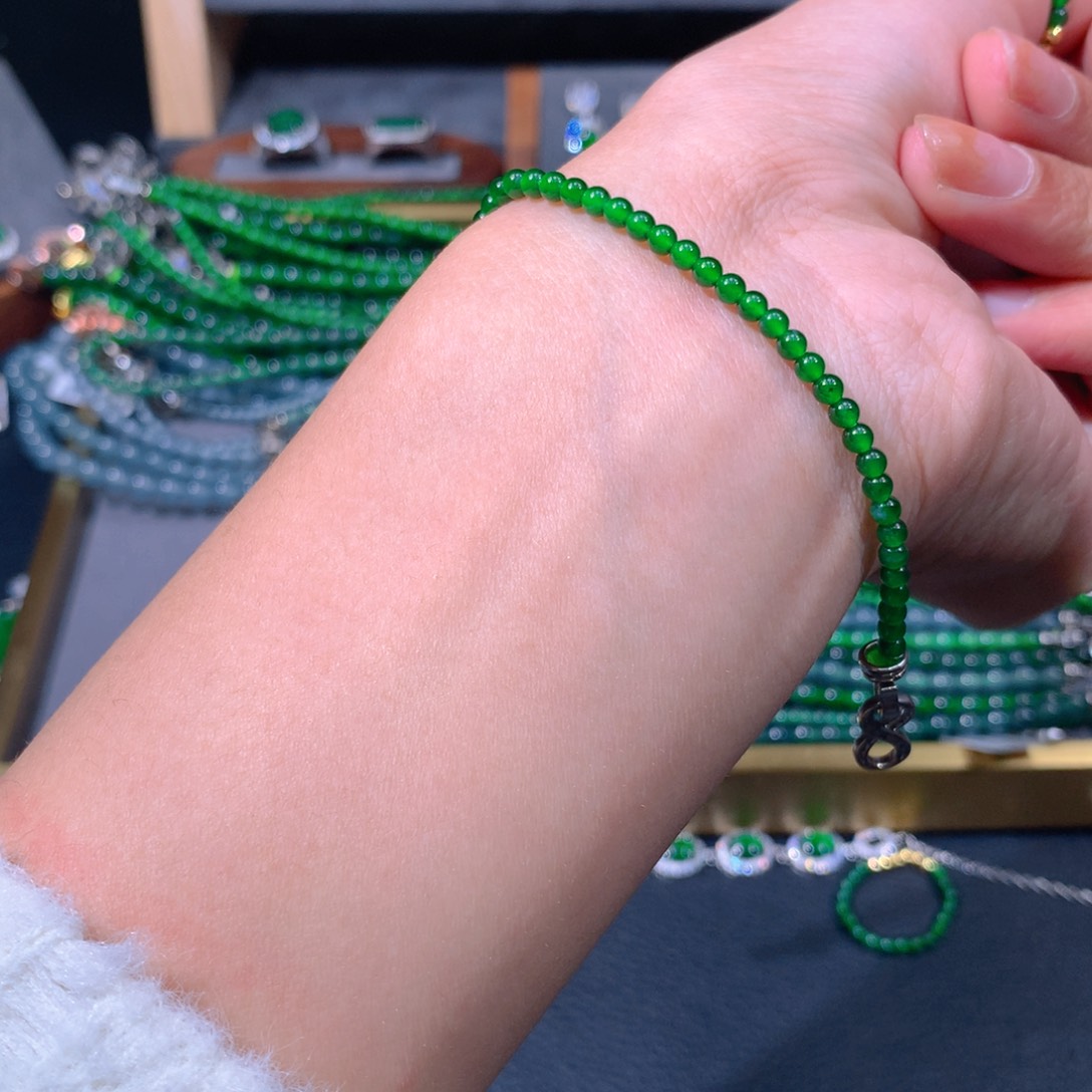 翡翠手链未镶嵌天然翡翠