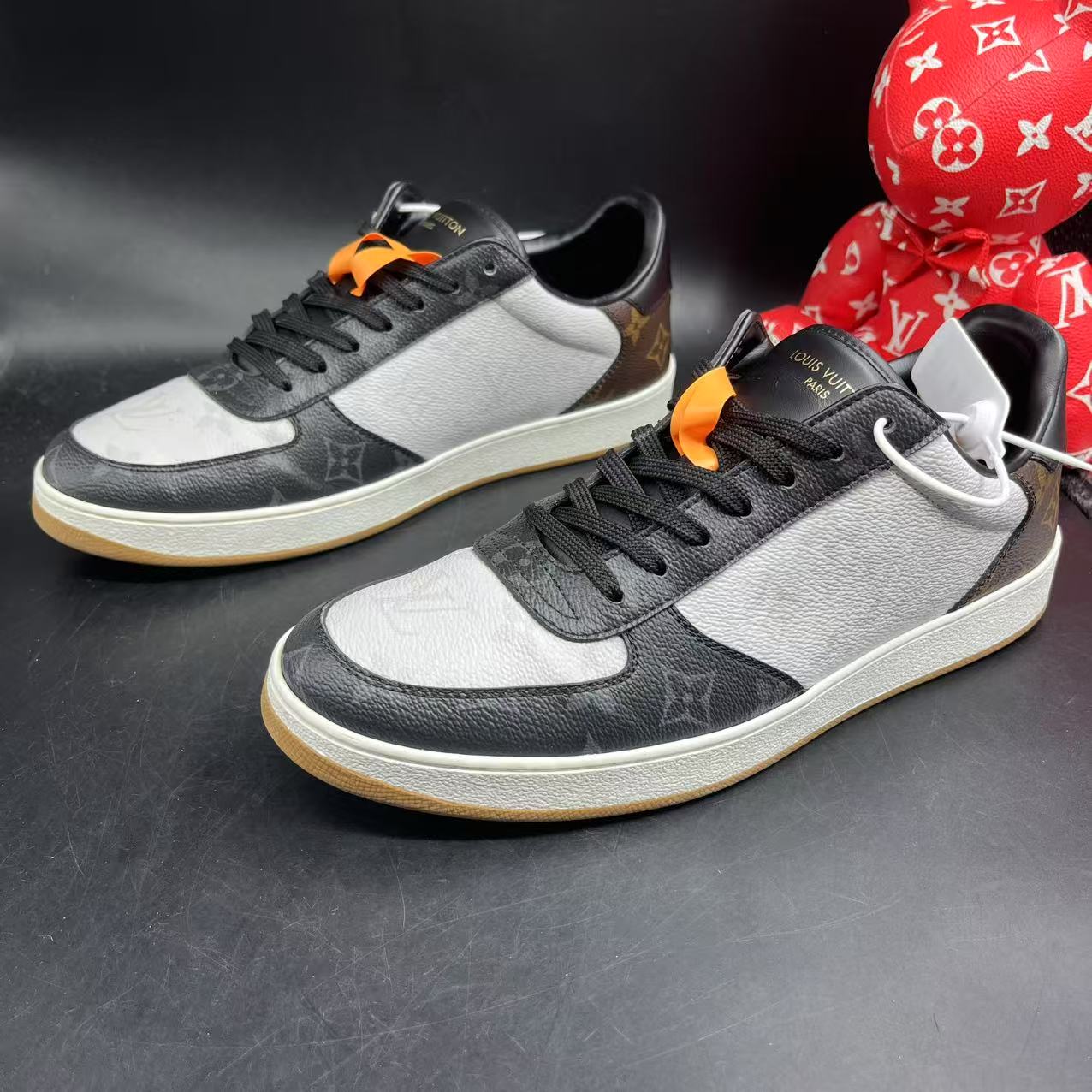 95新 LouisVuitton/路易威登 男士三色老花休闲板鞋42.5欧码ao