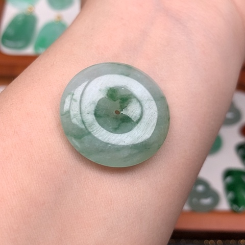 翡翠吊坠(不含链)未镶嵌