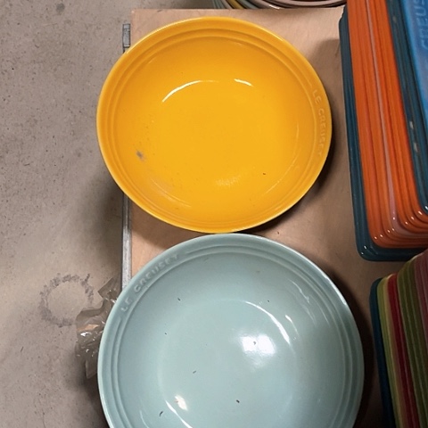 微瑕，不能明火，口径17厘米，高度4海盐，黄针孔拖釉