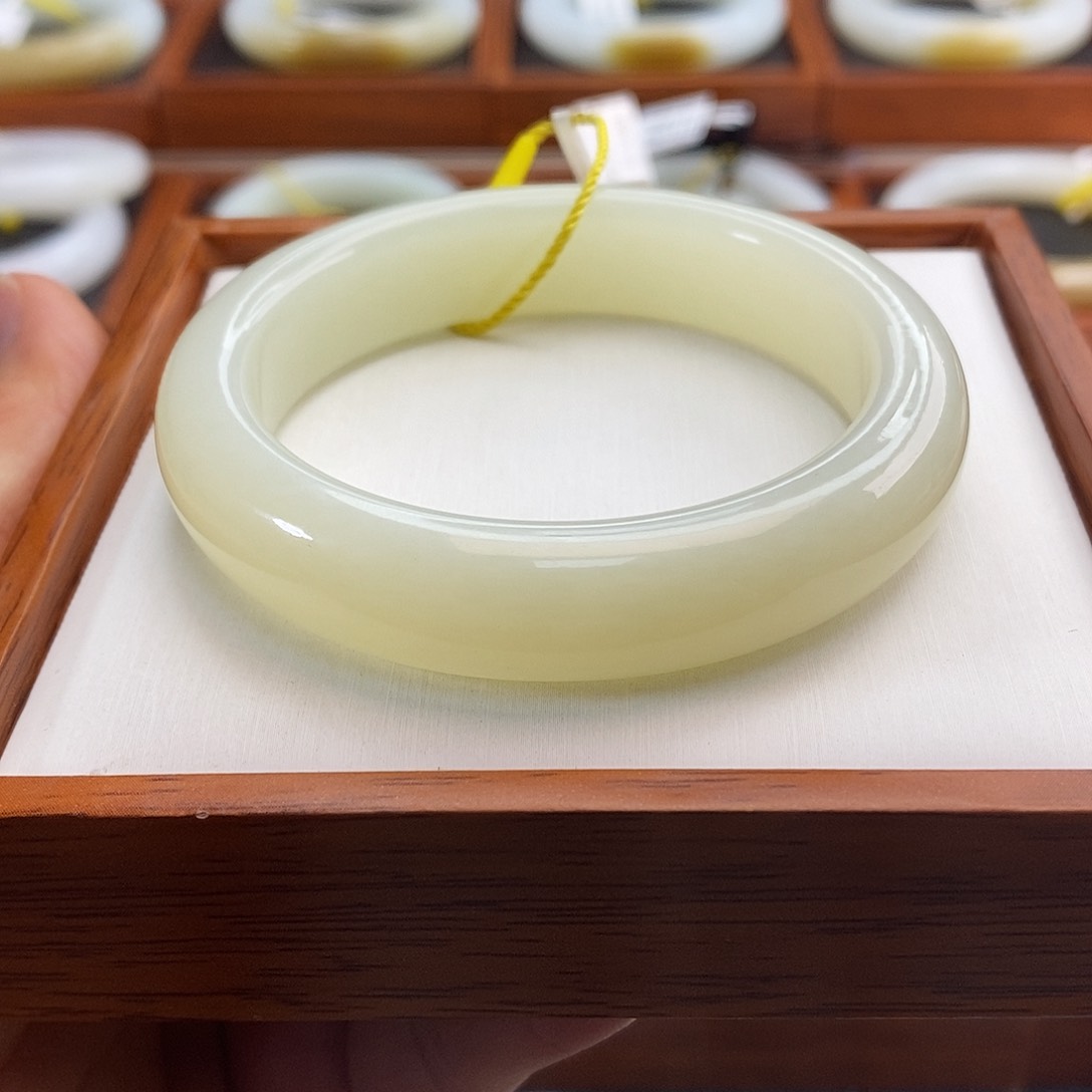 和田玉（白玉）手镯未镶嵌