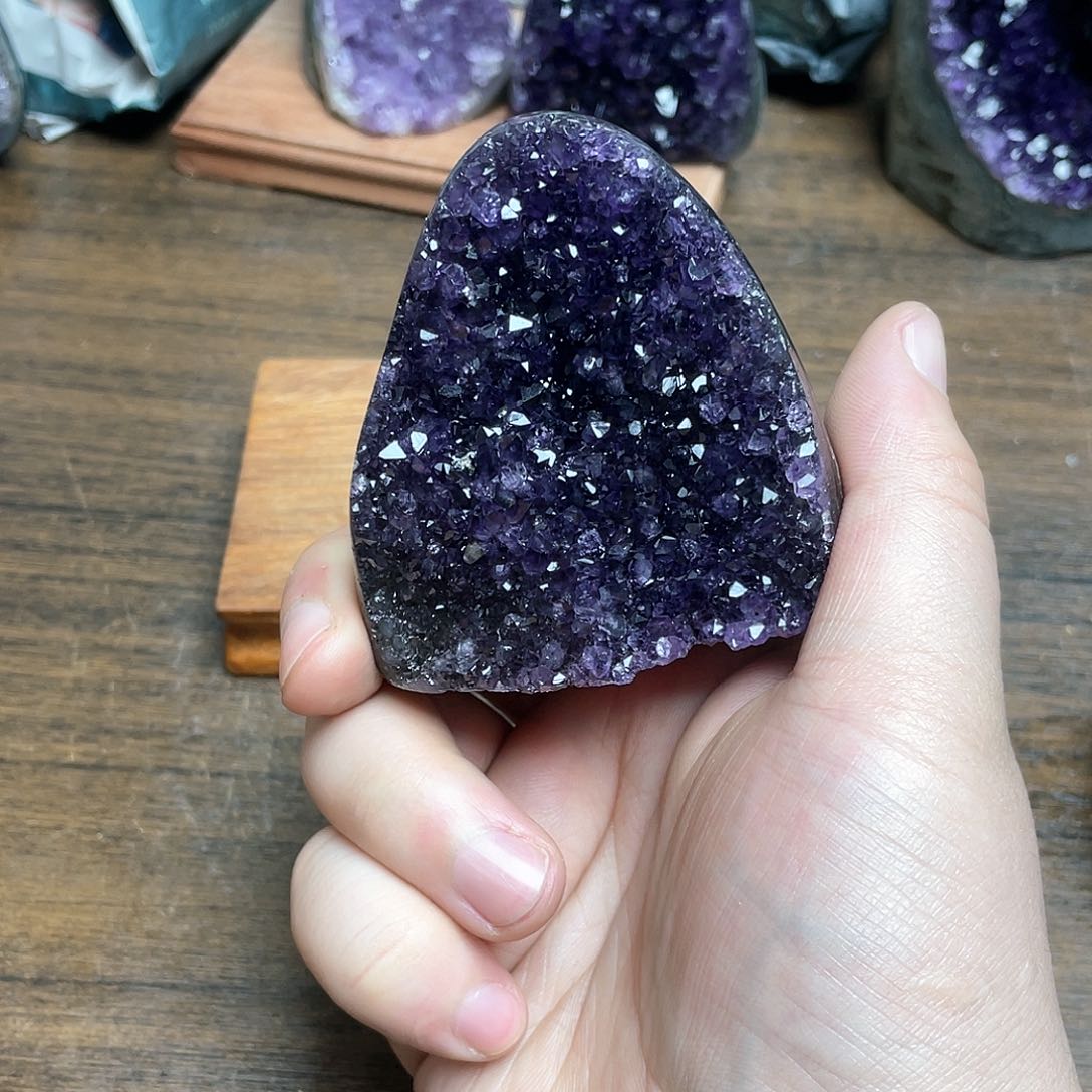 紫晶大型摆件（非配饰）未镶嵌