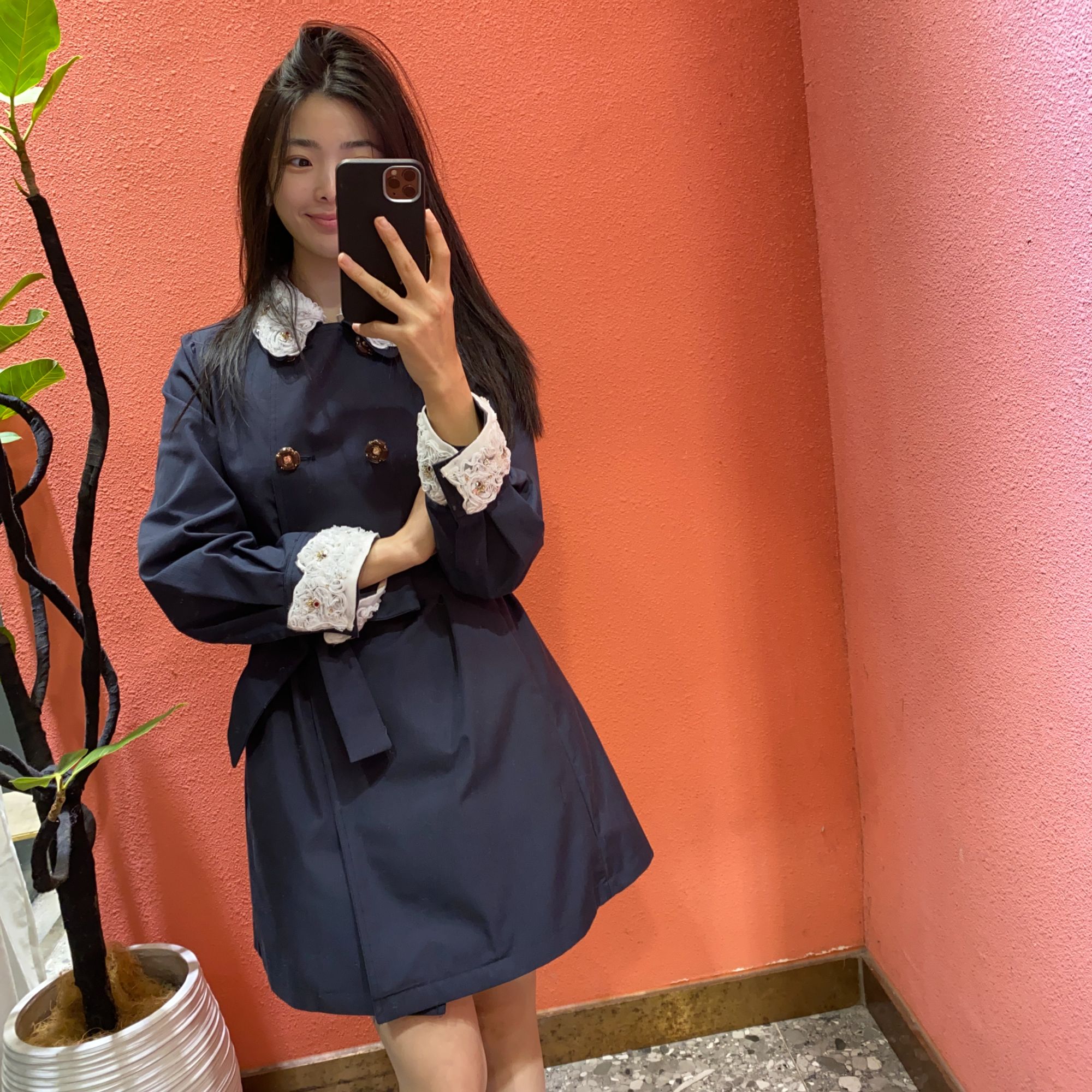 （默茗服装）蕾丝娃娃领双排扣风衣