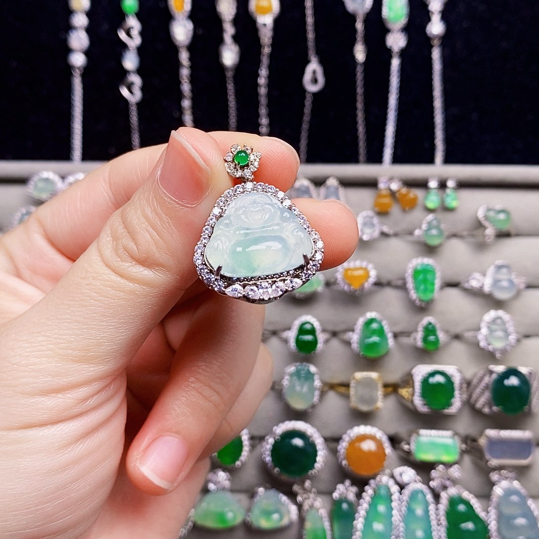 翡翠银S925镶嵌颈饰佛公