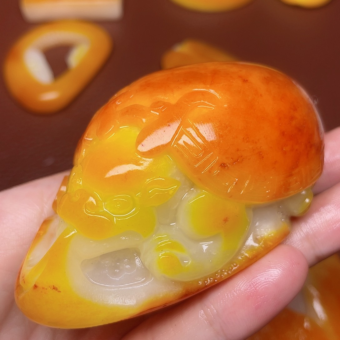 和田玉颈饰未镶嵌心**神