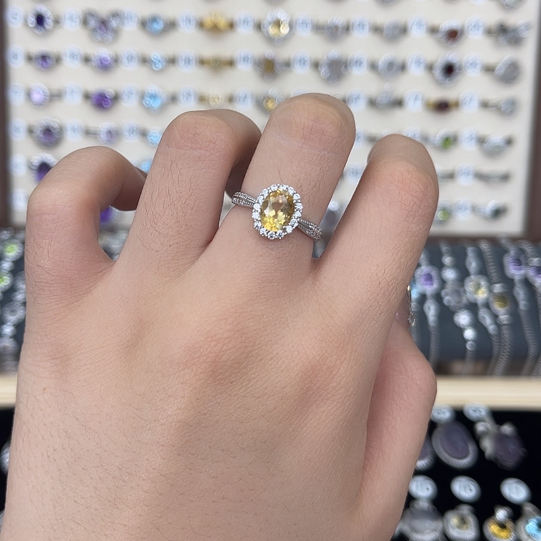 银S925镶嵌黄晶戒指