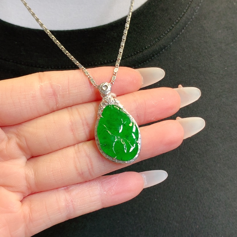 【闪购商品】翡翠吊坠(赠链)18K金镶嵌