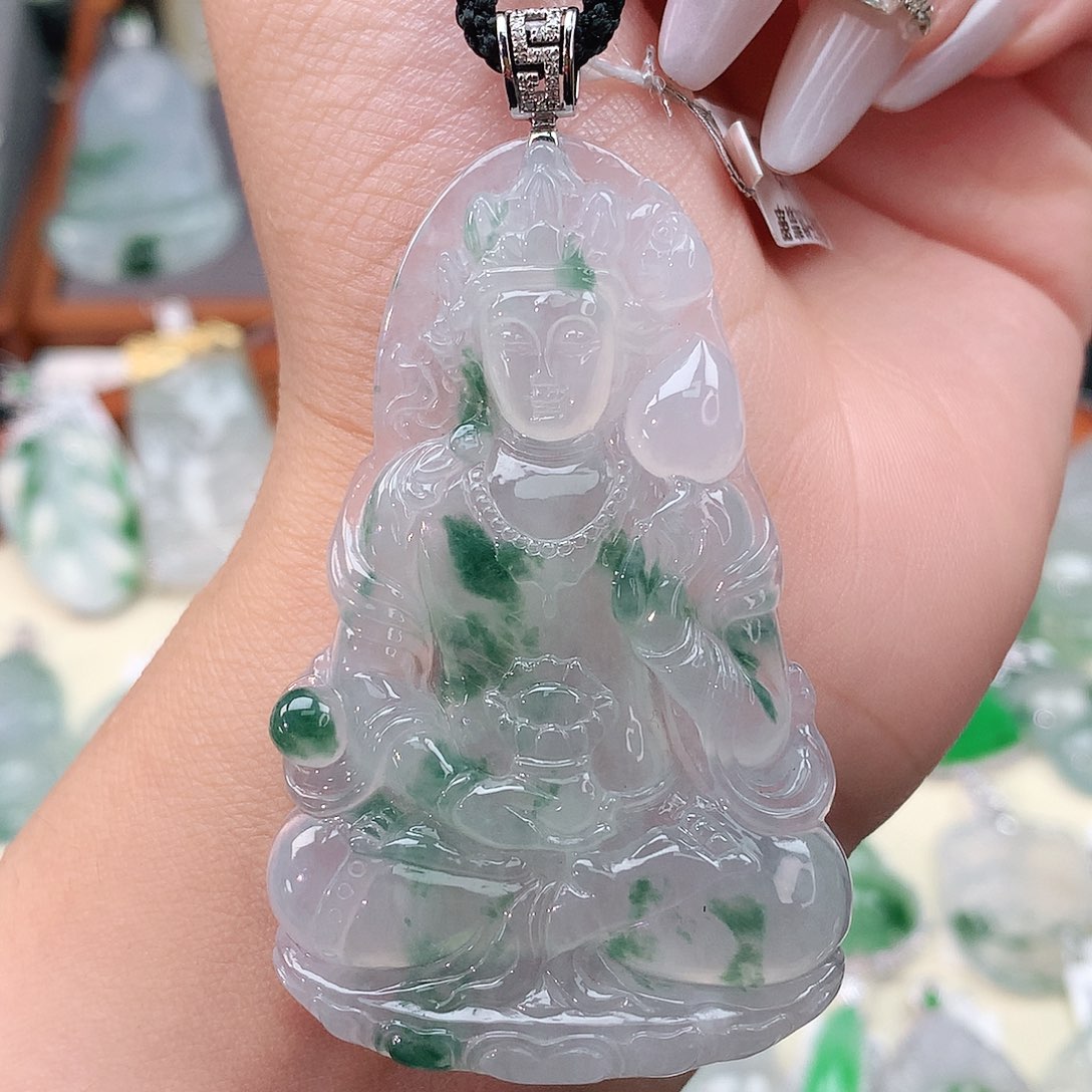 颈饰18K金镶嵌翡翠观音