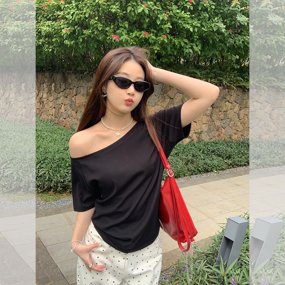 一字领斜肩短袖T恤女2025新款外穿纯欲性感露肩辣妹纯色螺纹纯欲