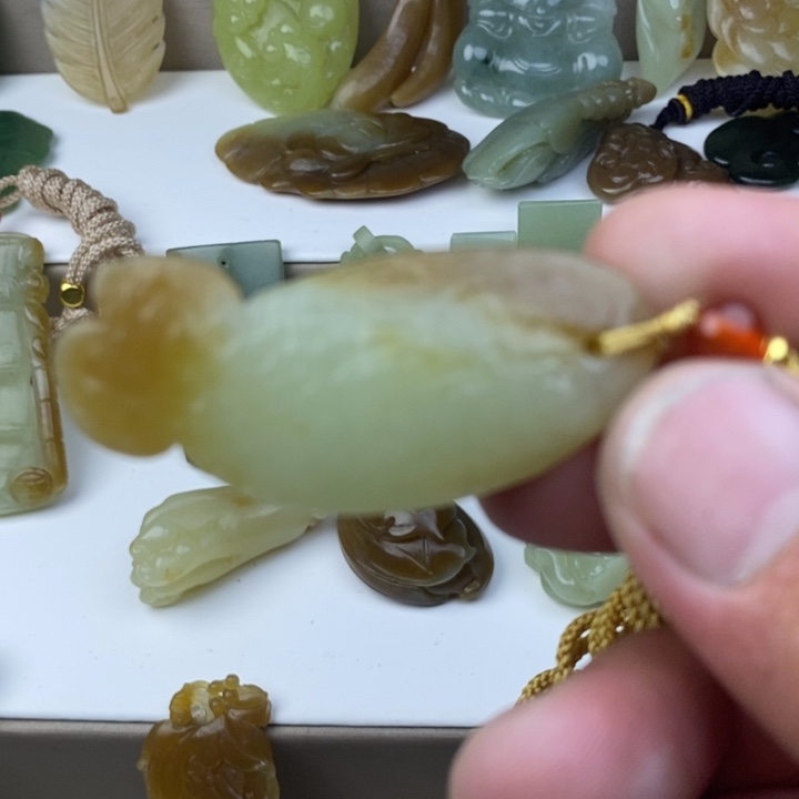 和田玉（糖玉）未镶嵌颈饰