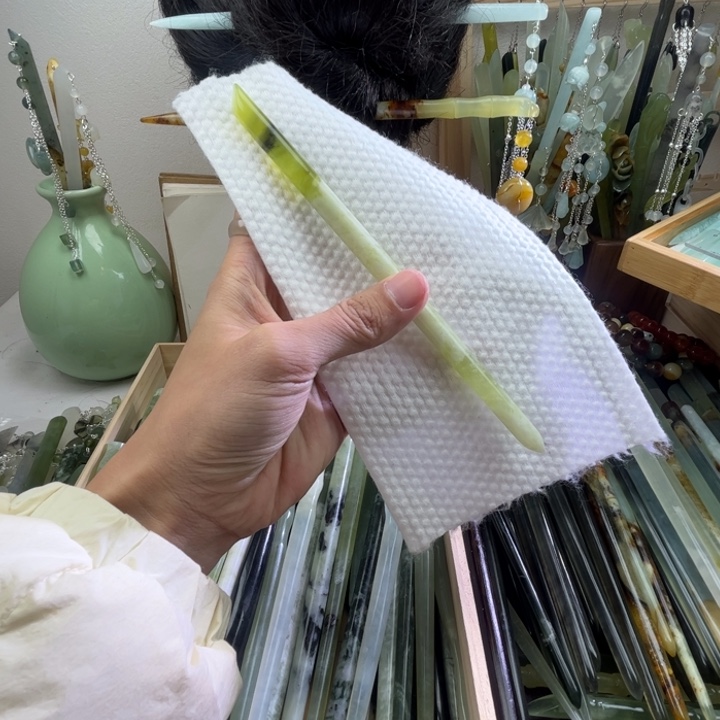 蛇纹石玉发饰未镶嵌