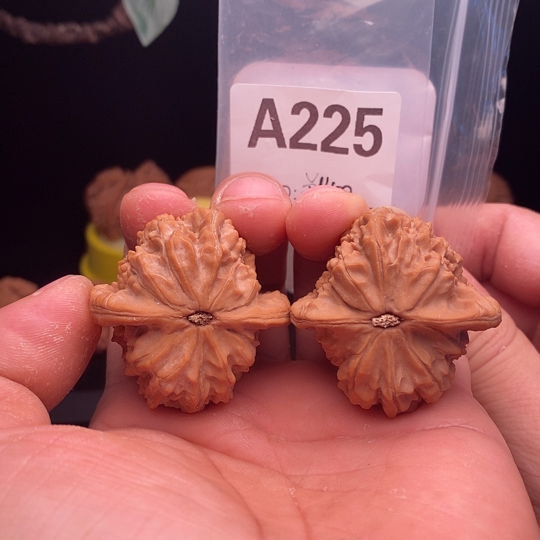 吊坠文玩核桃马老四40+