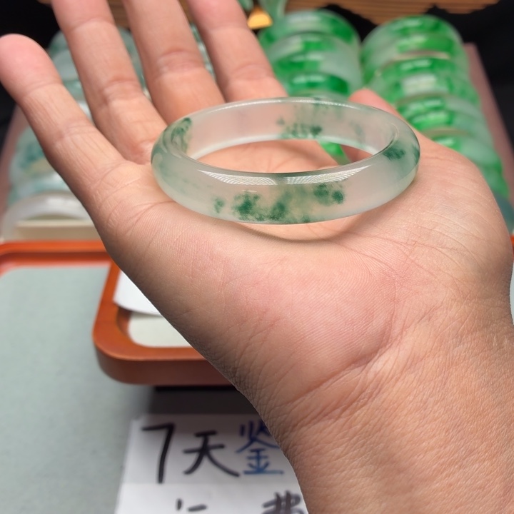 石英质玉未镶嵌手镯