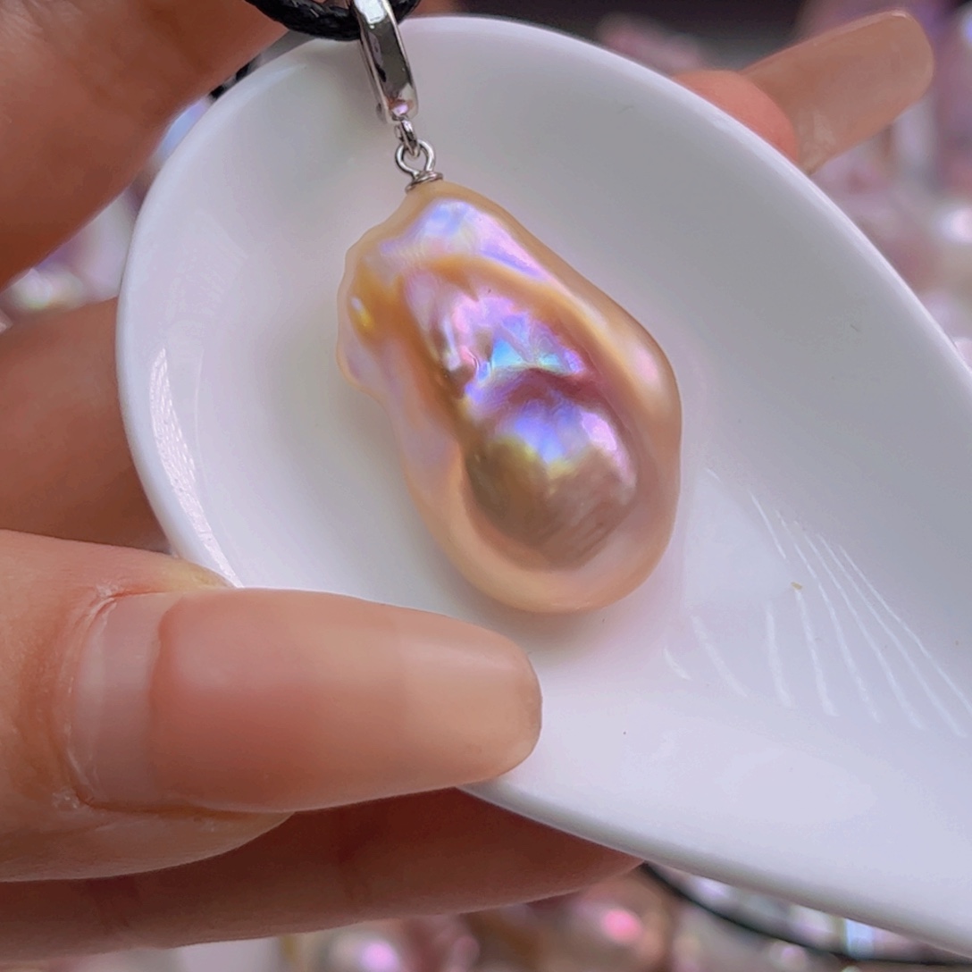 淡水珍珠吊坠(赠链)未镶嵌