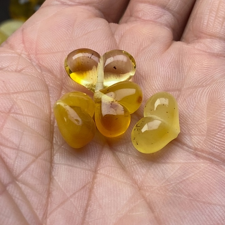 晗***蜜蜡未镶嵌裸石微瑕