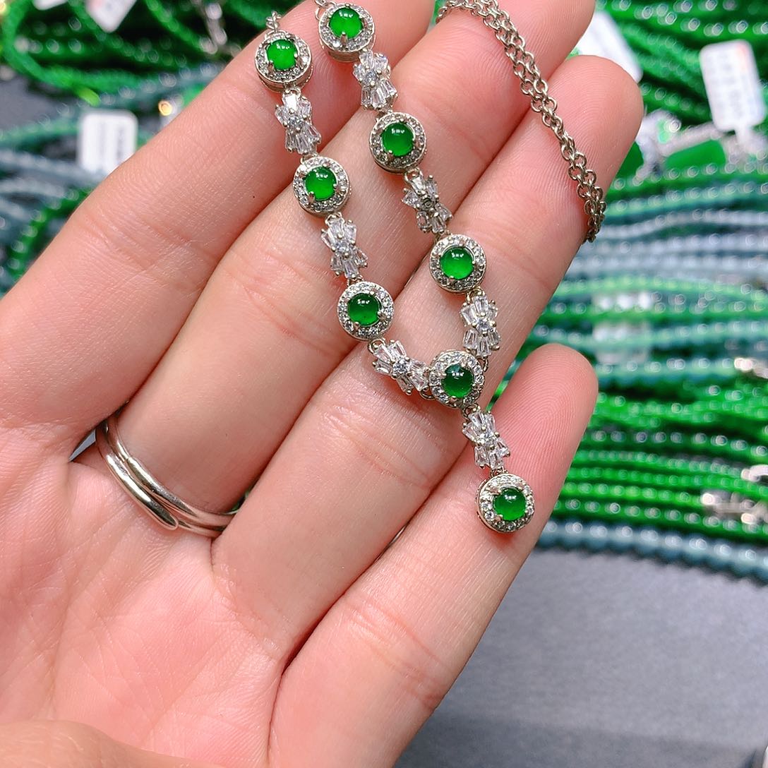 翡翠手串未镶嵌天然翡翠