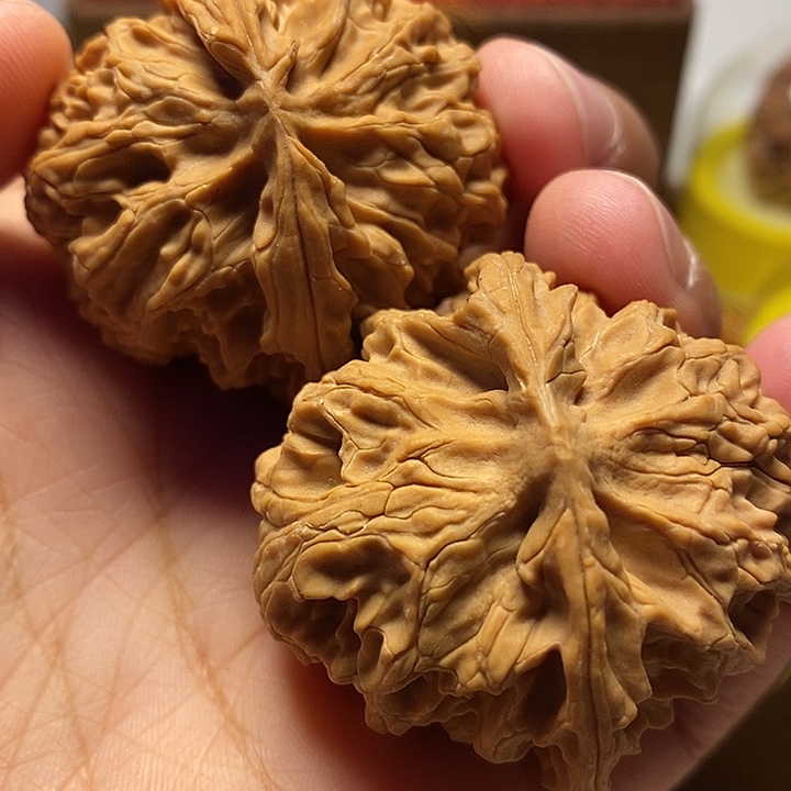 文玩核桃把件秋**爽苹果园狮子头