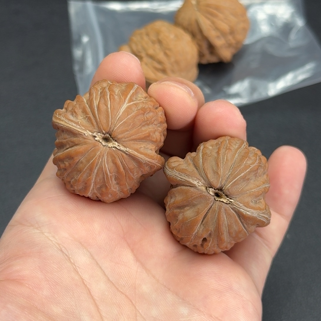 欧***张吊坠文玩核桃36 37 35