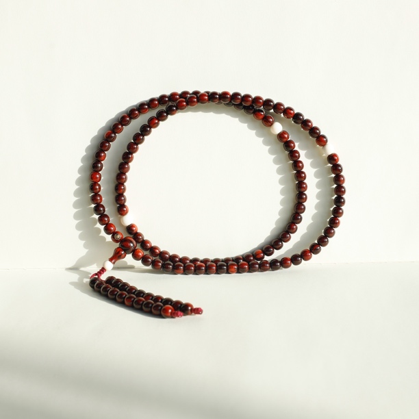 rongyi/蓉艺小叶紫檀金标（蓉）回流琴料火焰果冻泥料 10mm/108 颗