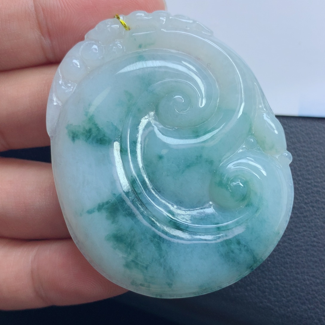 翡翠颈饰未镶嵌如意