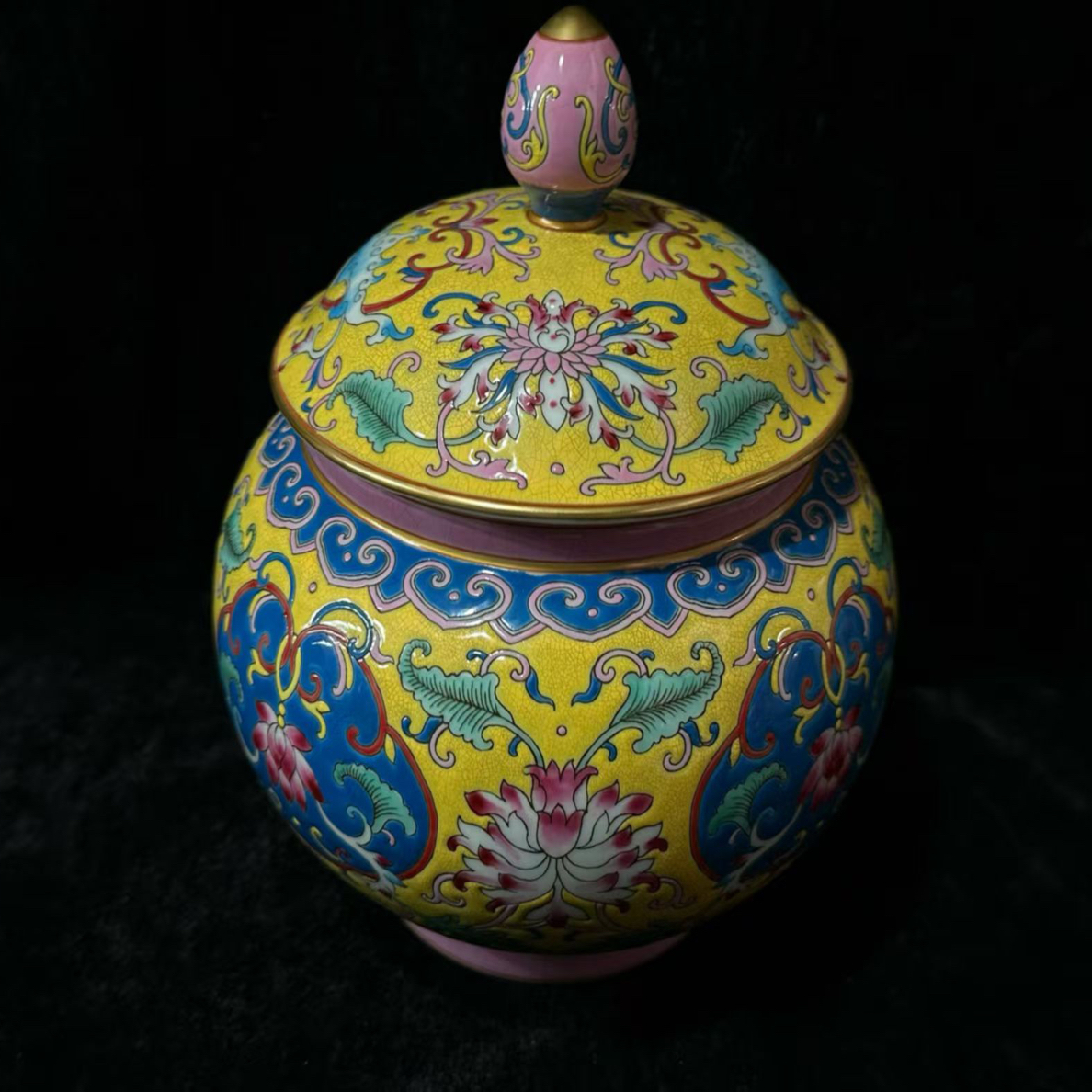 珐琅彩满工花卉盖罐茶叶罐储物罐