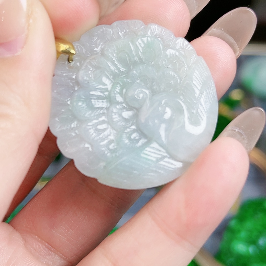 翡翠颈饰未镶嵌吊坠