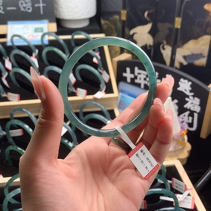 翡翠手镯未镶嵌奶**包59圈口