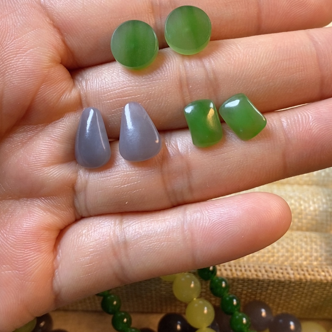 和田玉未镶嵌耳钉