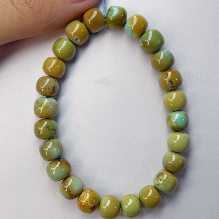 绿松石未镶嵌颈饰